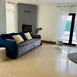 Aomo-casa Guest house