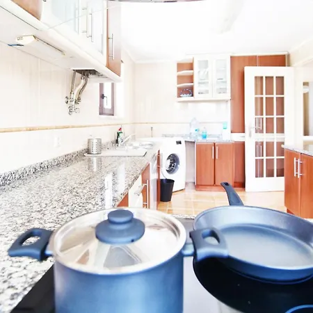 Aomo-casa Penzion Parede