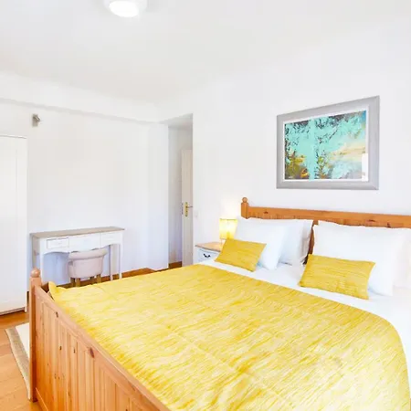 Aomo-casa Pensión Parede