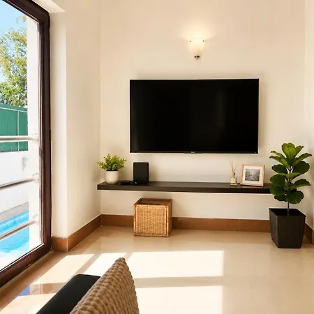 Aomo-casa Guest house Parede