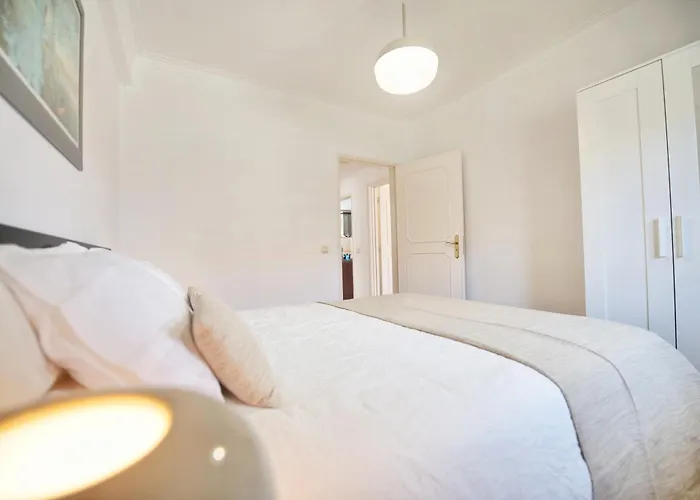 Πανσιόν Aomo-casa 4*