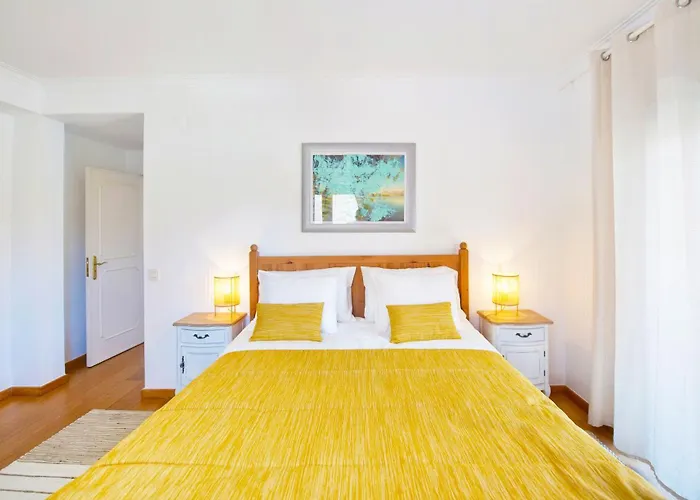 Aomo-casa Πανσιόν 4*