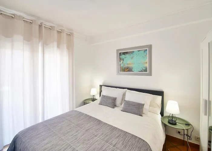 Aomo-casa Πανσιόν 4*