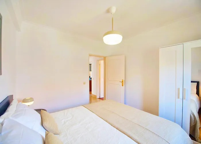 Πανσιόν Aomo-casa 4*