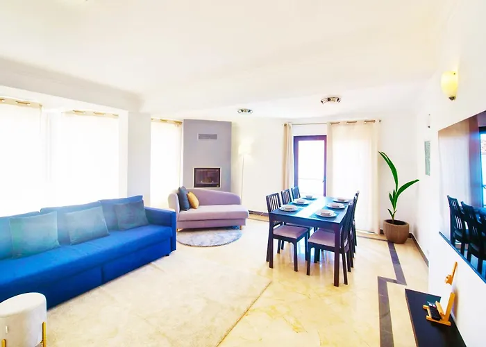 Aomo-casa Πανσιόν Parede