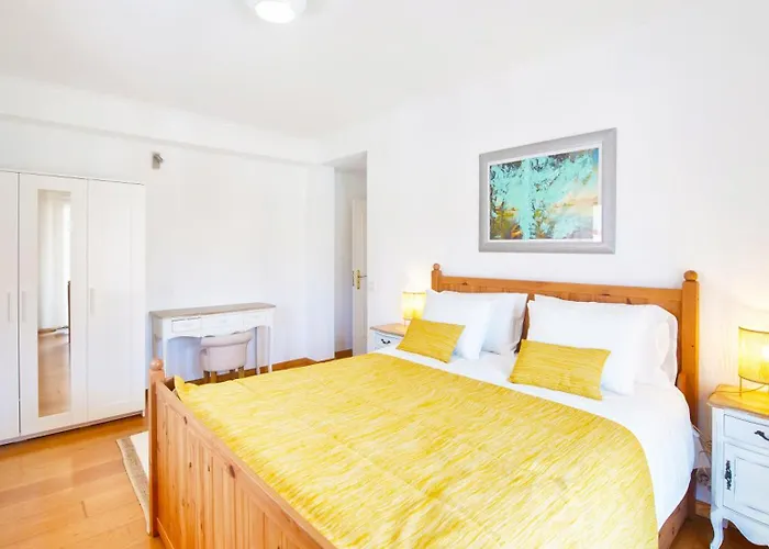 Aomo-casa Πανσιόν Parede