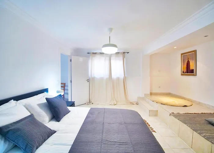 Aomo-casa Πανσιόν 4*